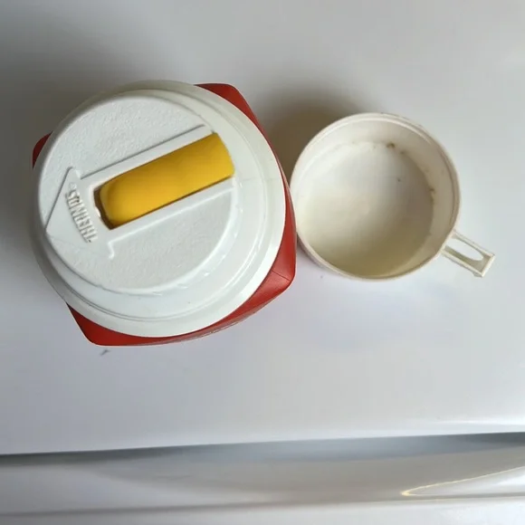 Vintage 1983 Star Wars Return of the Jedi King Seeley Ewok Red Thermos W… - Picture 7 of 10